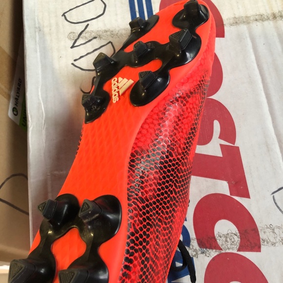 Adidas F10 soccer cleats - Picture 4 of 6